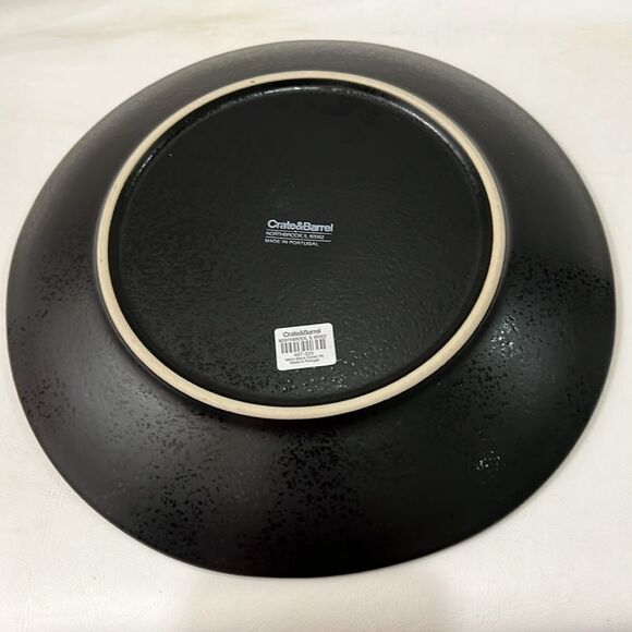 Crate&Barrel Marin Black Dinner Plate Portugal 10 1/2 In Round 1 1/2 In Tall - Picture 3 of 12